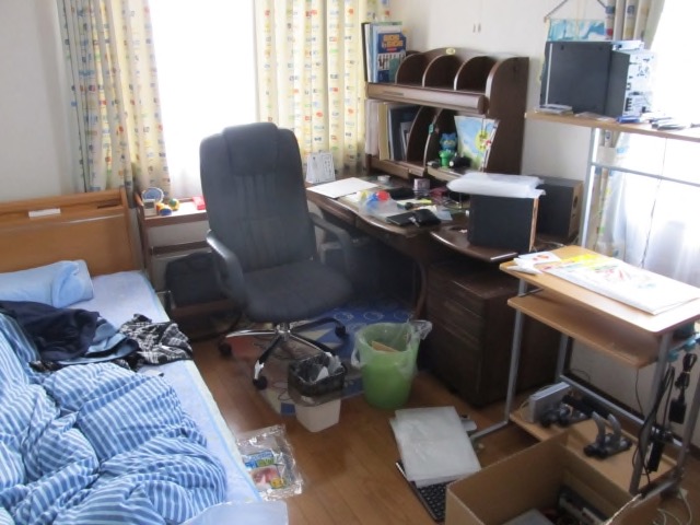 散らかった部屋 散らかった部屋